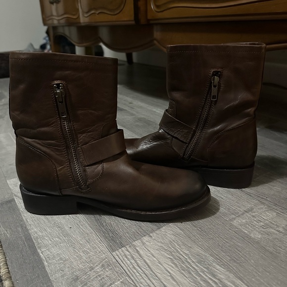 Frye Vicky Engineer Moto Brown Real Leather Belted Mid Calf Ankle Boot - Picture 9 of 13